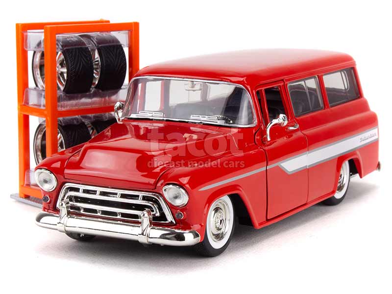 93920 Chevrolet Suburban 1957