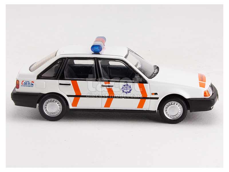 94069 Volvo 440 Police 1990