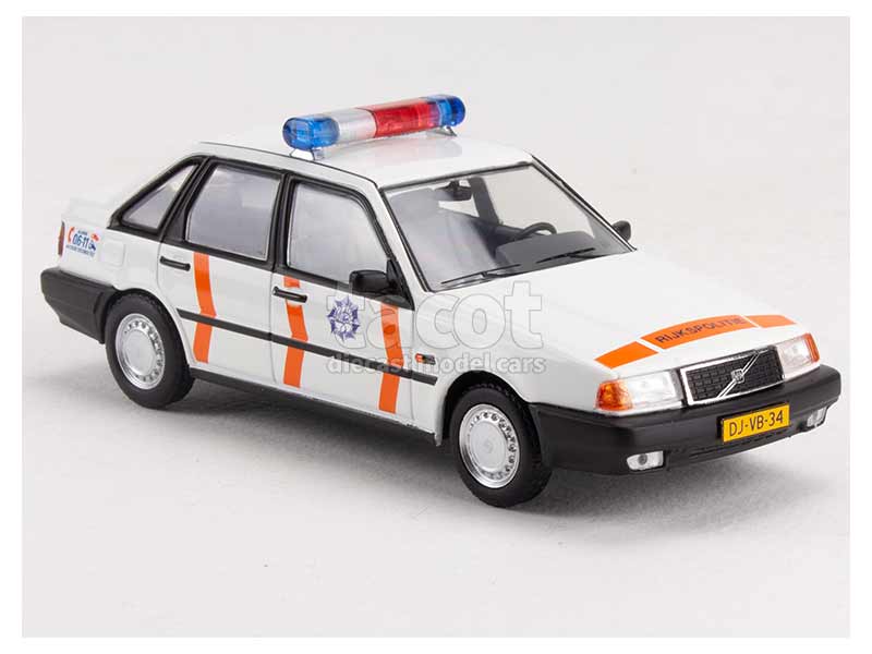 94069 Volvo 440 Police 1990