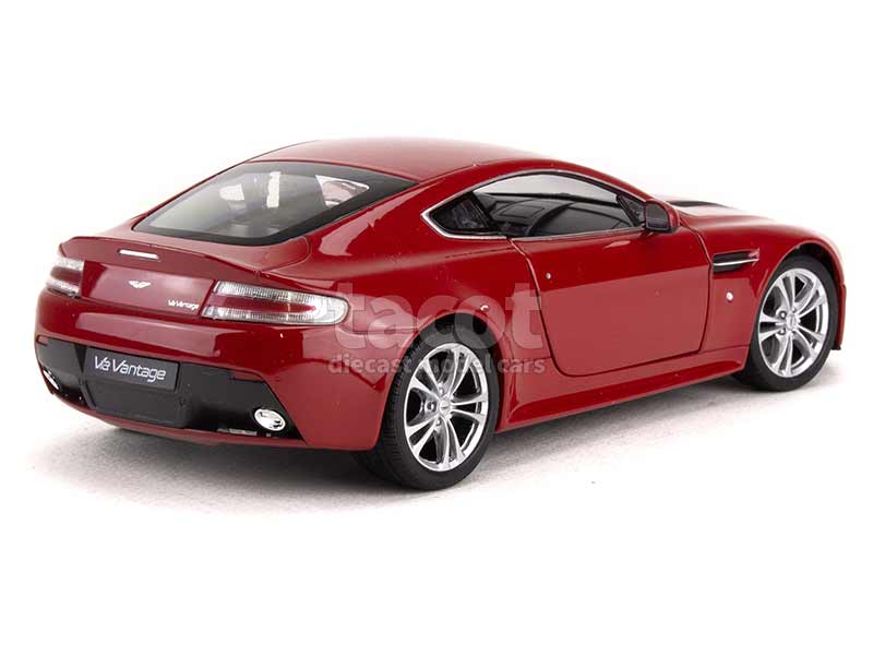 94637 Aston Martin Vantage V12 2010