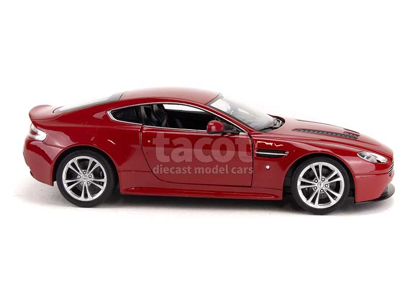 94637 Aston Martin Vantage V12 2010