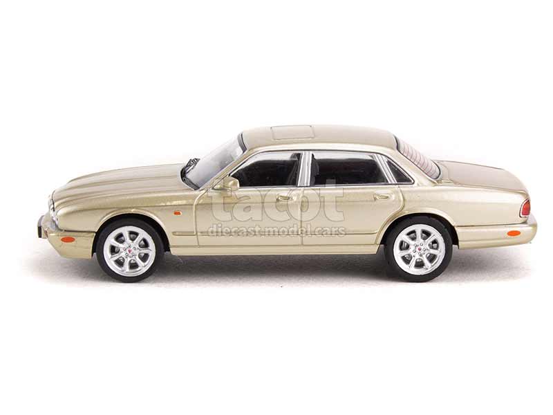 94700 Jaguar XJ8/ X308 1998