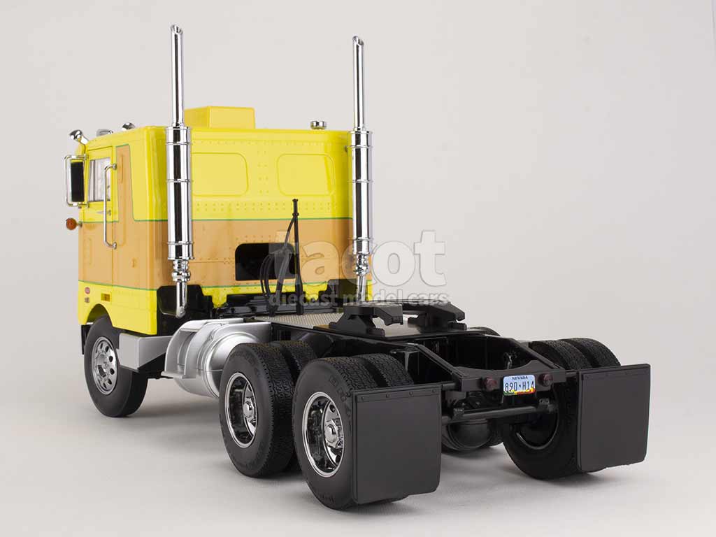 95400 Peterbilt 352 Pacemaker 1977