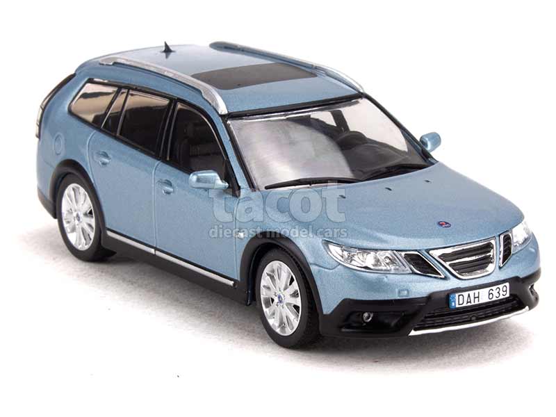 Miniature Saab 9-7X Aero 2005 – Bleu, échelle 1/43 – IXO Muséeum Collection, NEUF