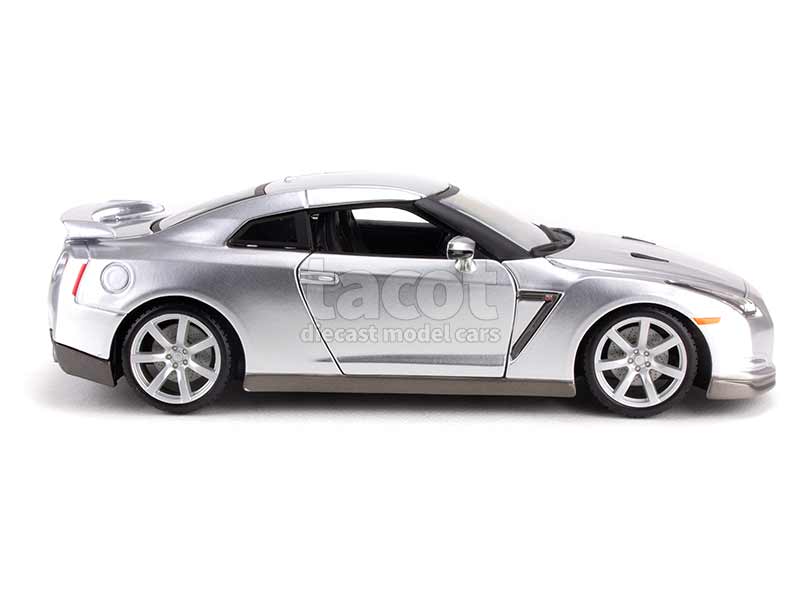 95811 Nissan GT-R/ R35 2009