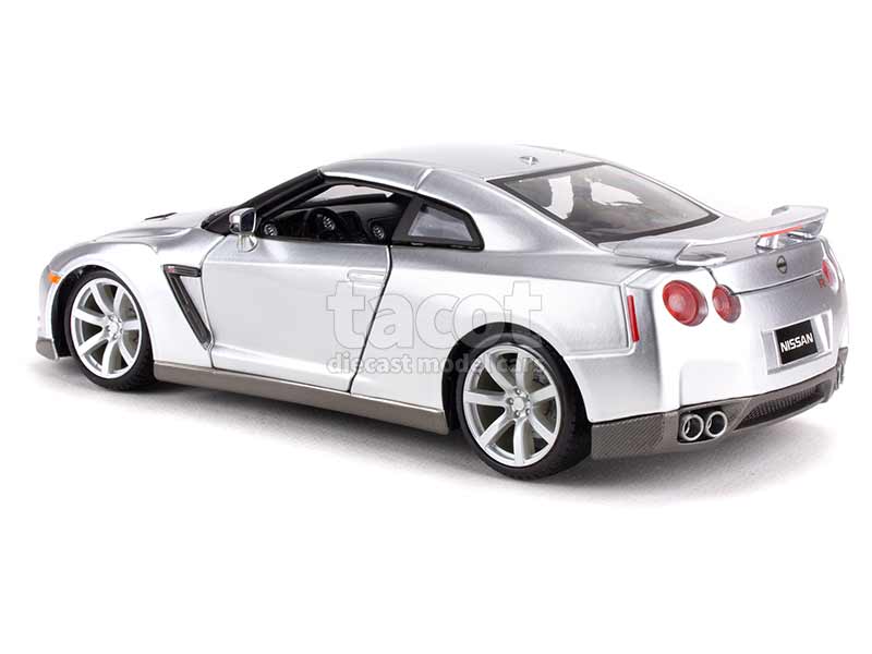 95811 Nissan GT-R/ R35 2009