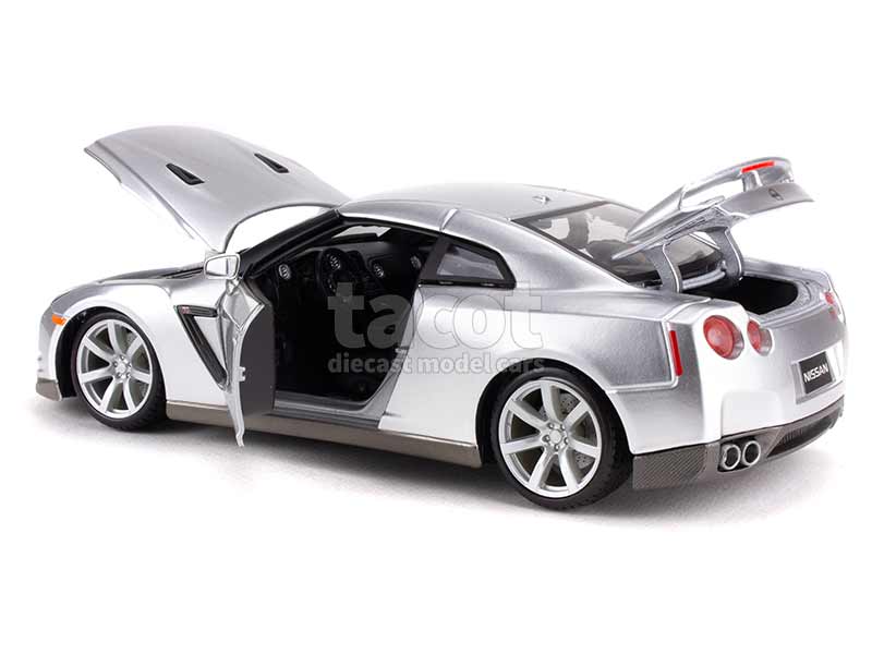 95811 Nissan GT-R/ R35 2009