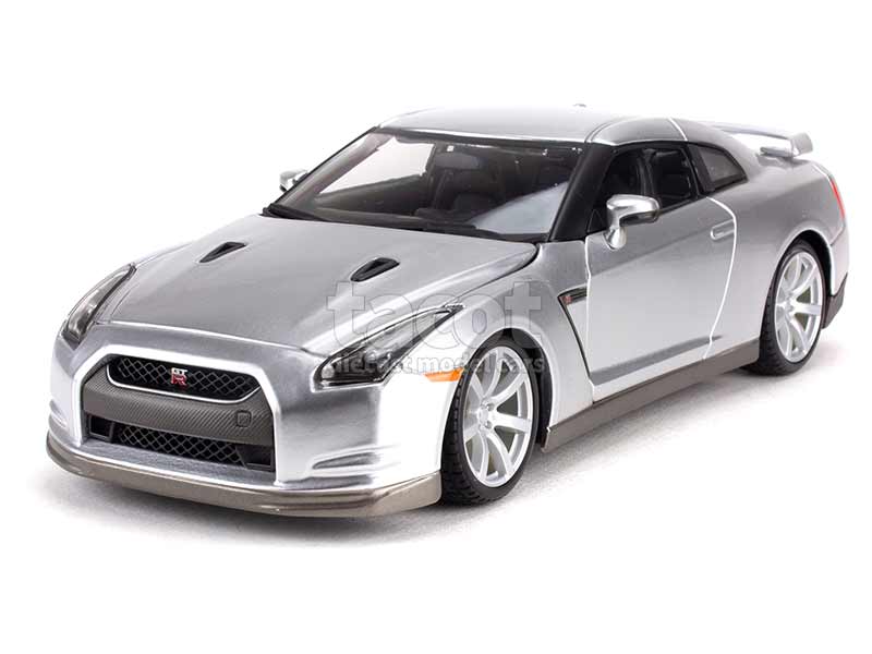 95811 Nissan GT-R/ R35 2009