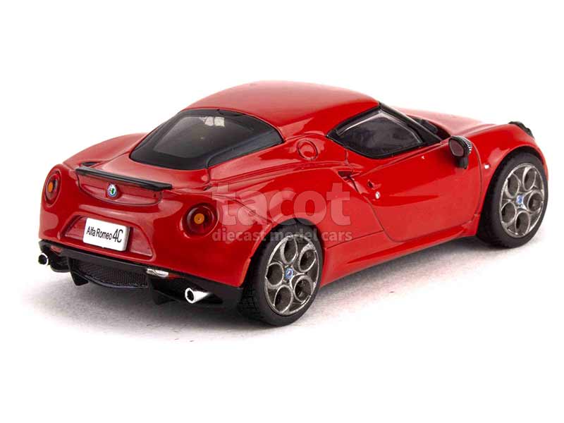 95882 Alfa Romeo 4C 2013