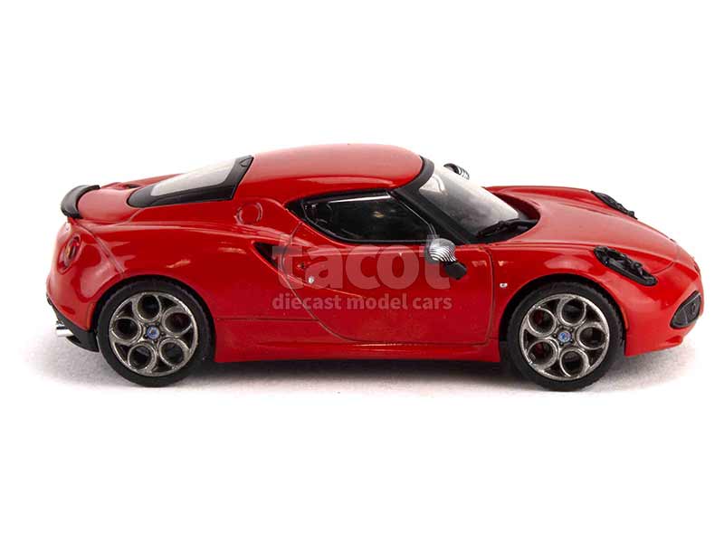 95882 Alfa Romeo 4C 2013