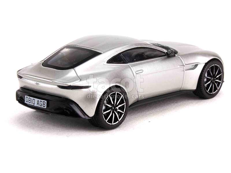 95884 Aston Martin DB10 2015