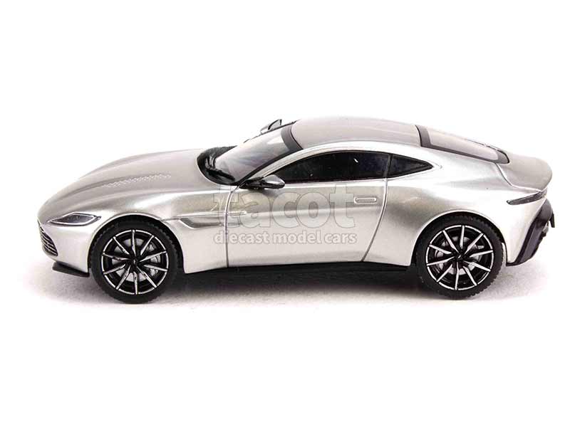 95884 Aston Martin DB10 2015