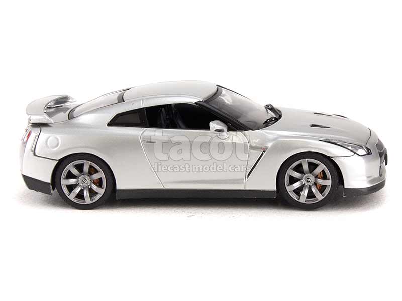 96736 Nissan GT-R/ R35 2008