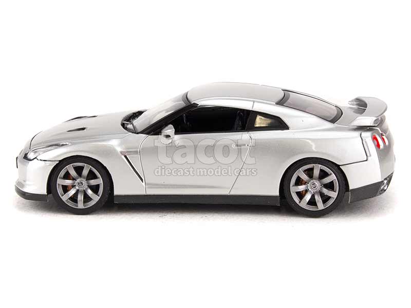 96736 Nissan GT-R/ R35 2008