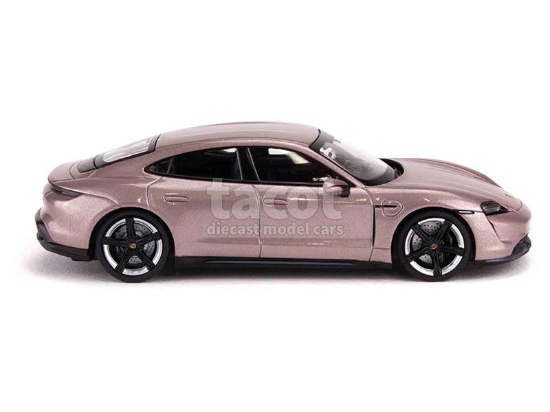 97362 Porsche Taycan Turbo S 2020