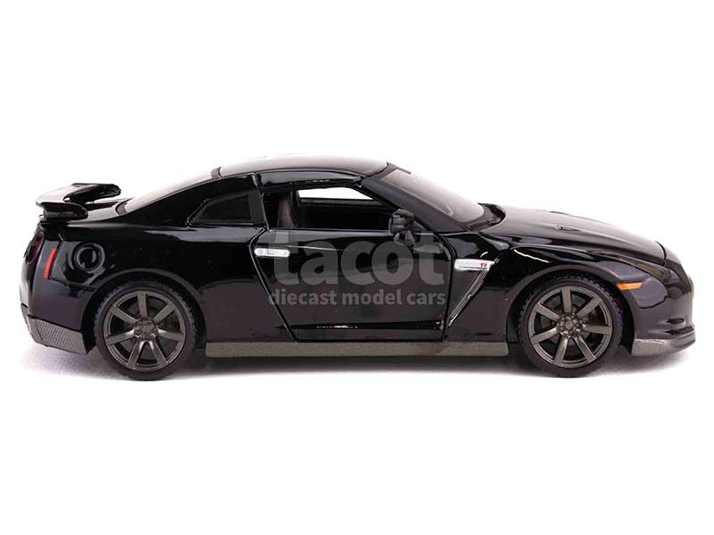 97370 Nissan GT-R/ R35 2009