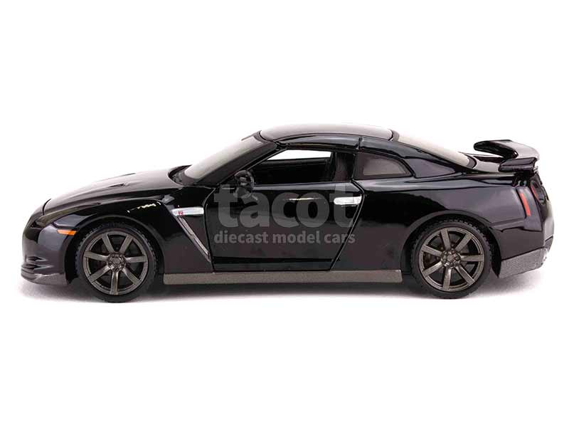 97370 Nissan GT-R/ R35 2009