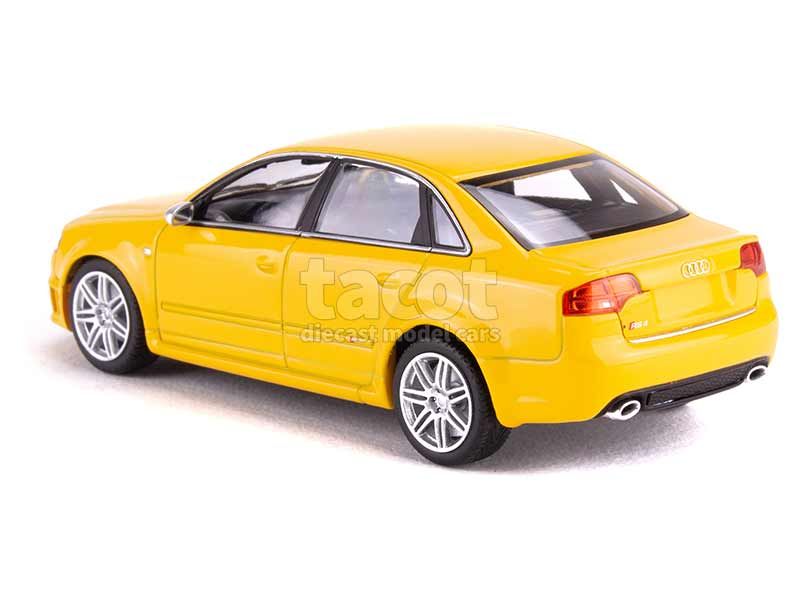 97559 Audi RS4 2004