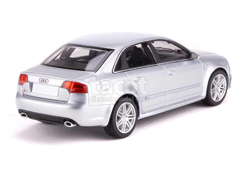 97560 Audi RS4 2004