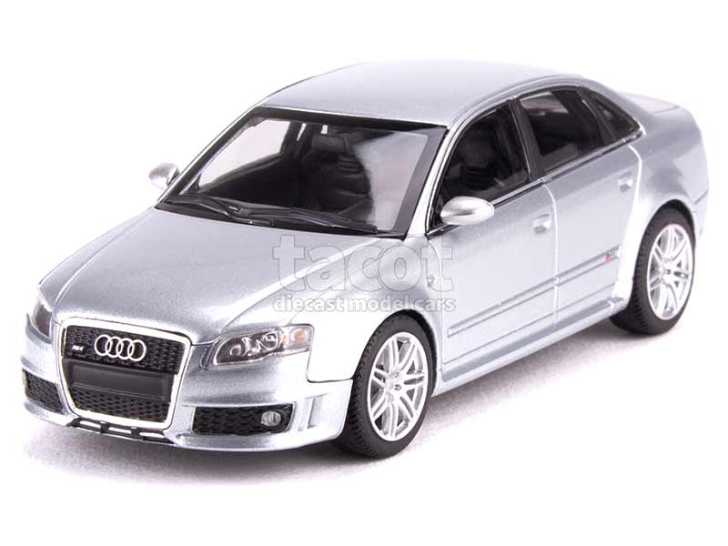 97560 Audi RS4 2004