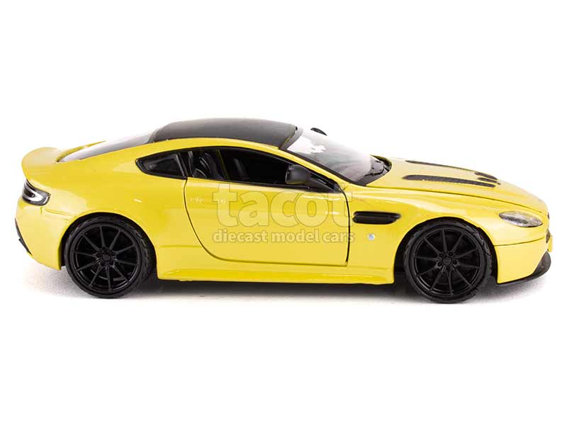 97704 Aston Martin V12 Vantage S 2014