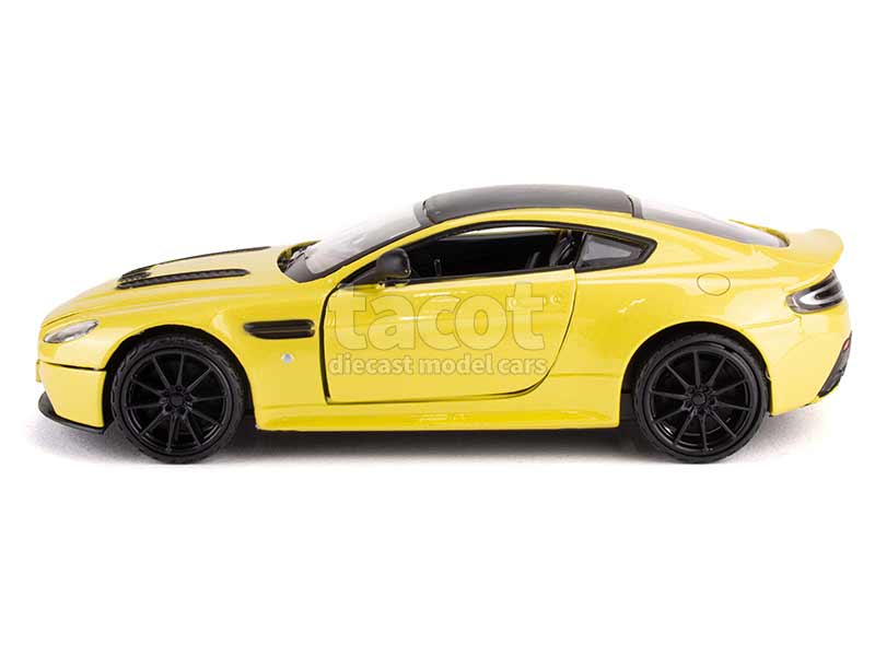 97704 Aston Martin V12 Vantage S 2014