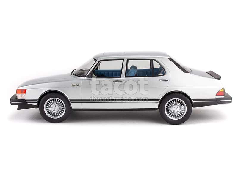 Cult 1/18 Saab 900 Turbo 1981 Black Saab 4-Door Luxury Sedan