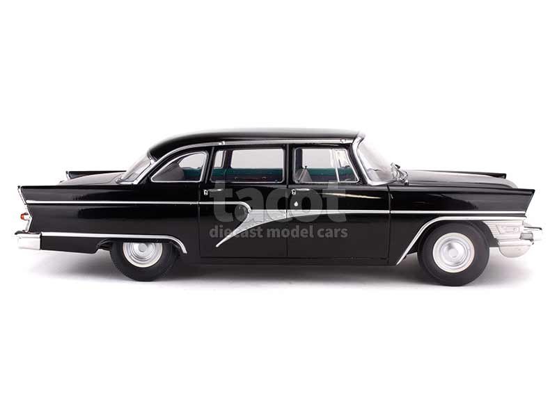 98038 GAZ M13 Chaika Seagull 1959