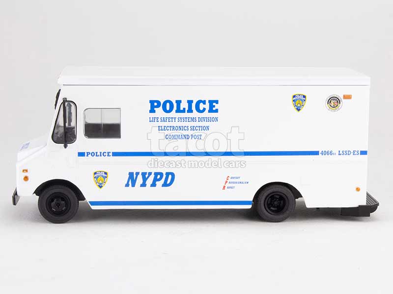 1993 Grumman Olson Van 1/43 Diecast NYPD White Greenlight