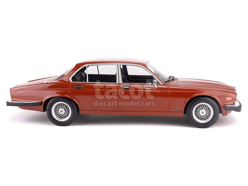 98422 Jaguar XJ6 Série III 1982