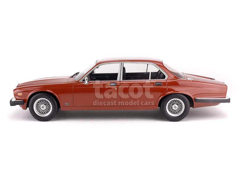 98422 Jaguar XJ6 Série III 1982