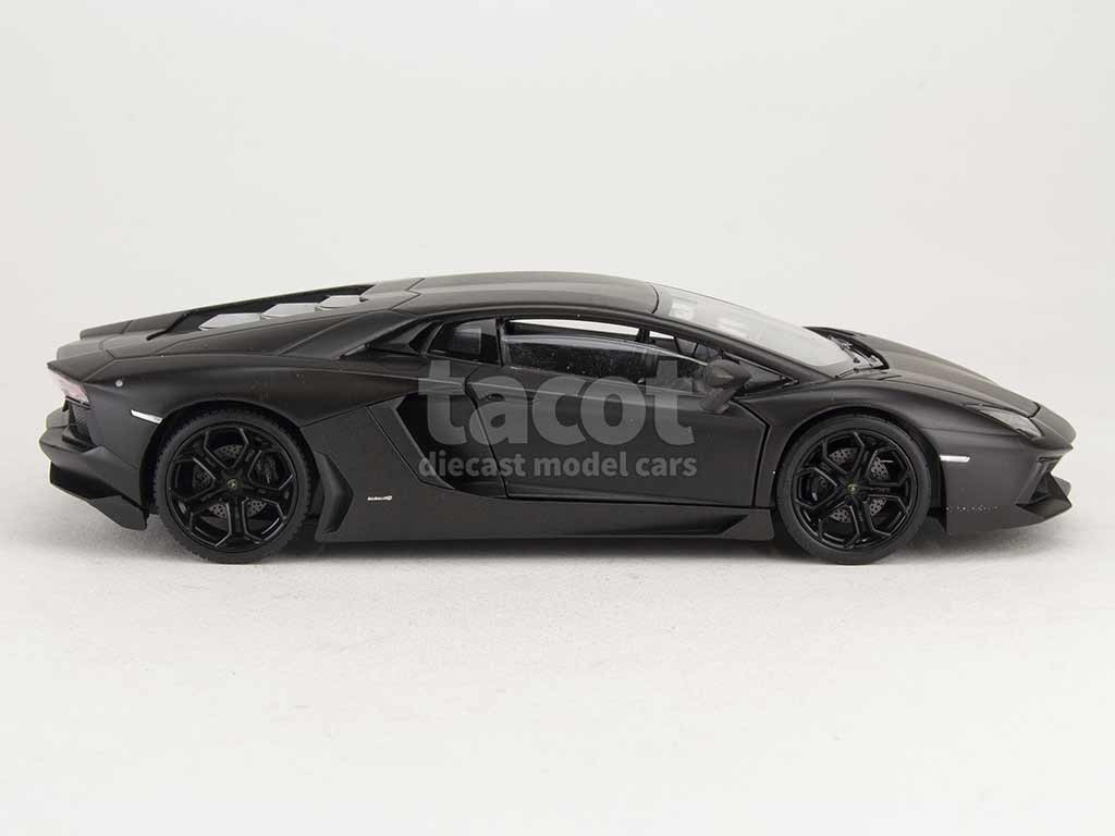 98765 Lamborghini Aventador LP 700-4 2011