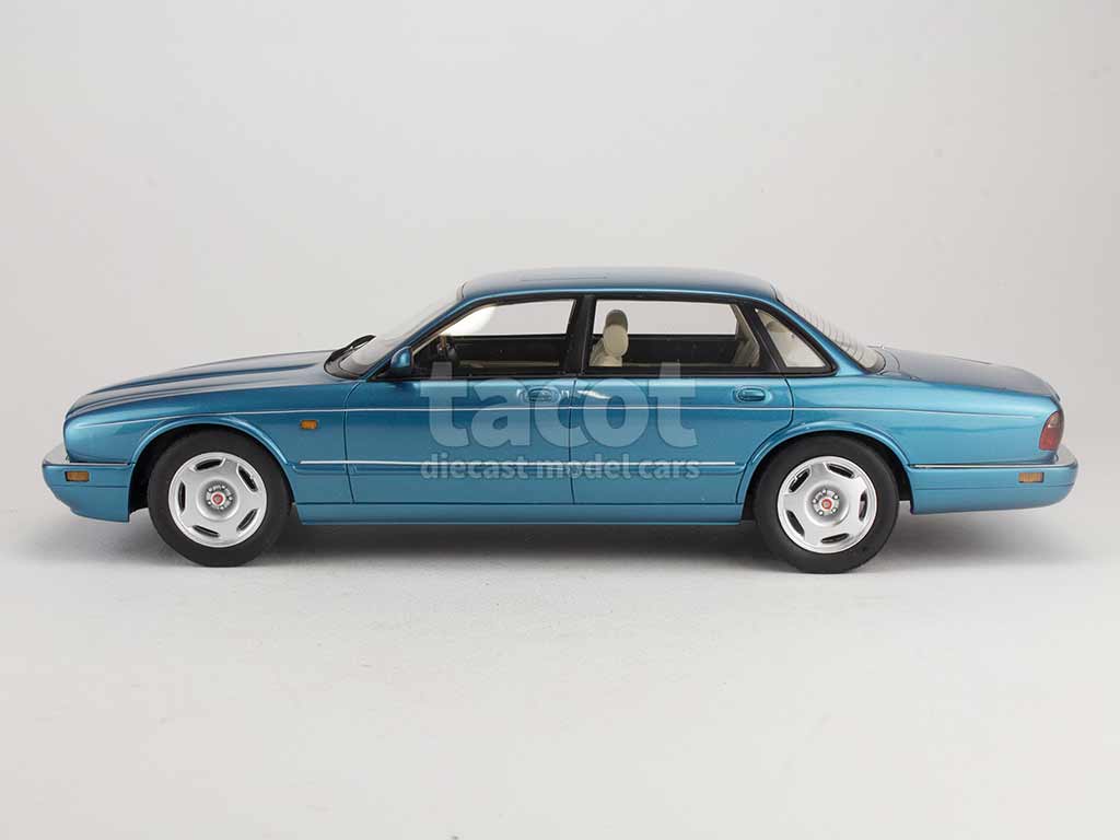 Jaguar - XJR/ X300 1995 - CULT - 1/18 - Autos Miniatures Tacot