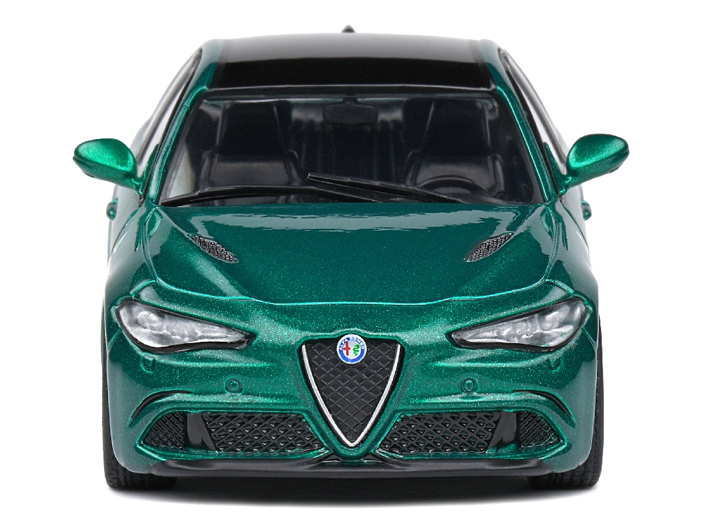 99075 Alfa Romeo Giulia Quadrifoglio 2021