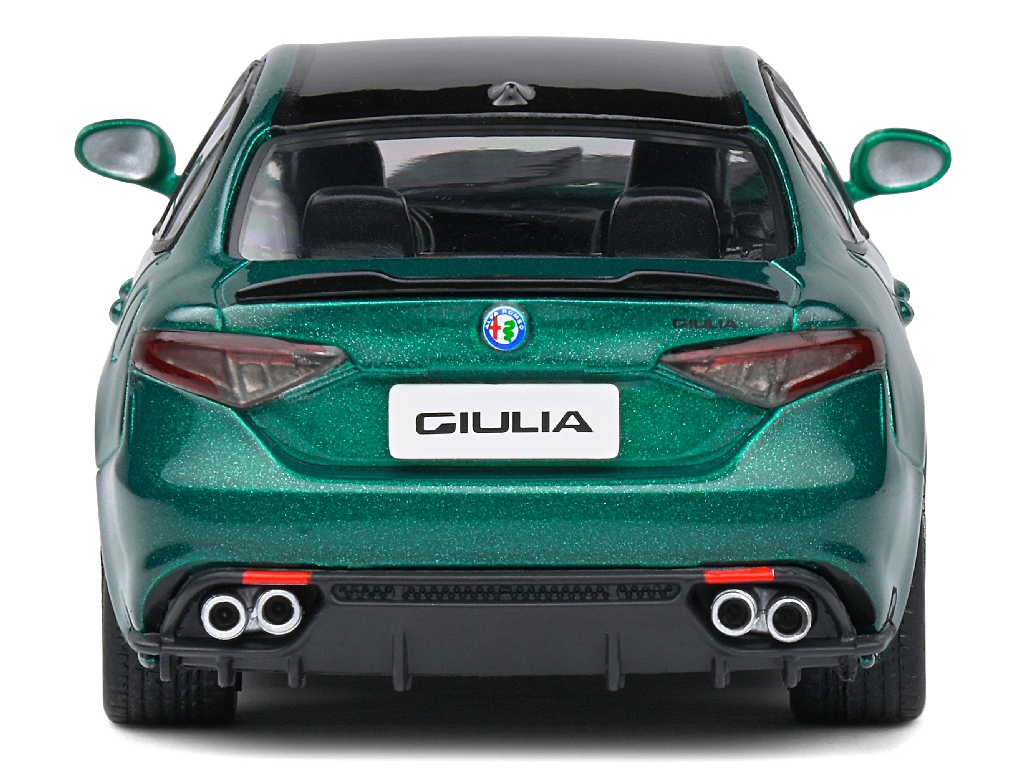 99075 Alfa Romeo Giulia Quadrifoglio 2021