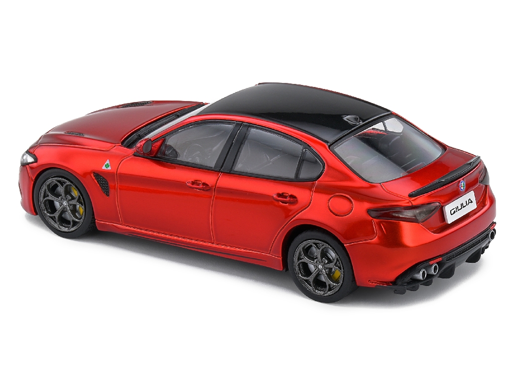 99076 Alfa Romeo Giulia Quadrifoglio 2021