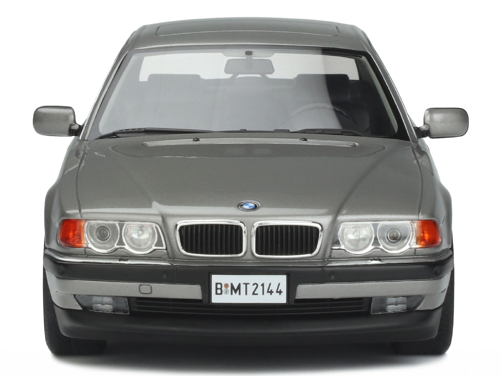 99079 BMW 750iL/ E38 James Bond 007