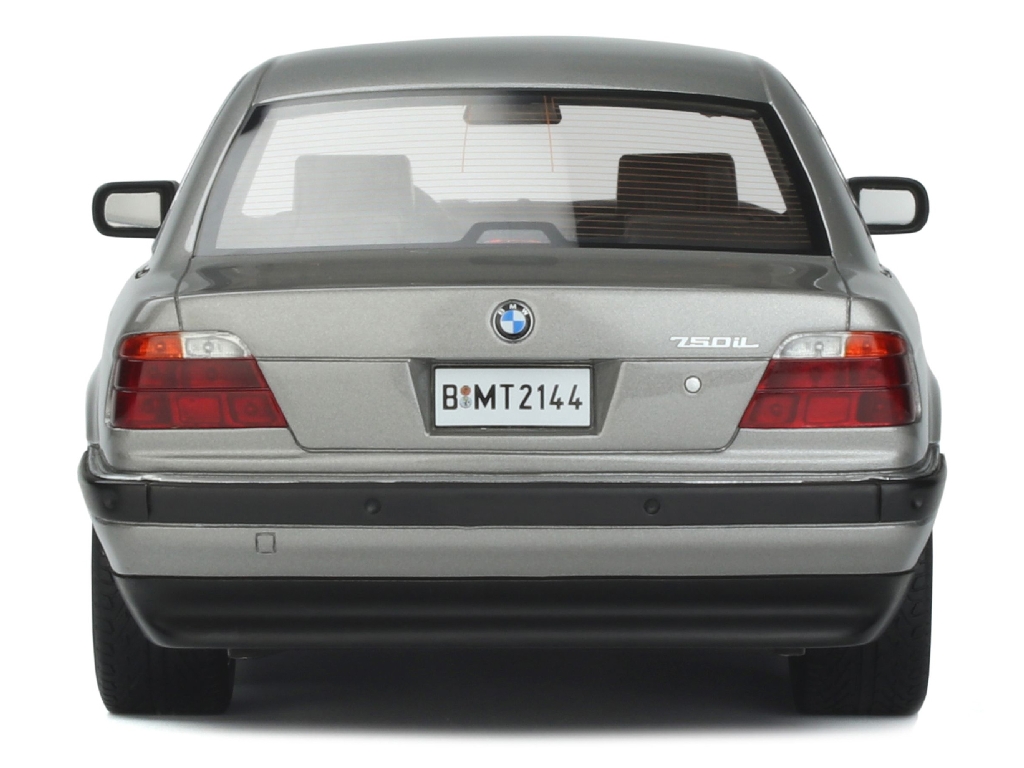 99079 BMW 750iL/ E38 James Bond 007