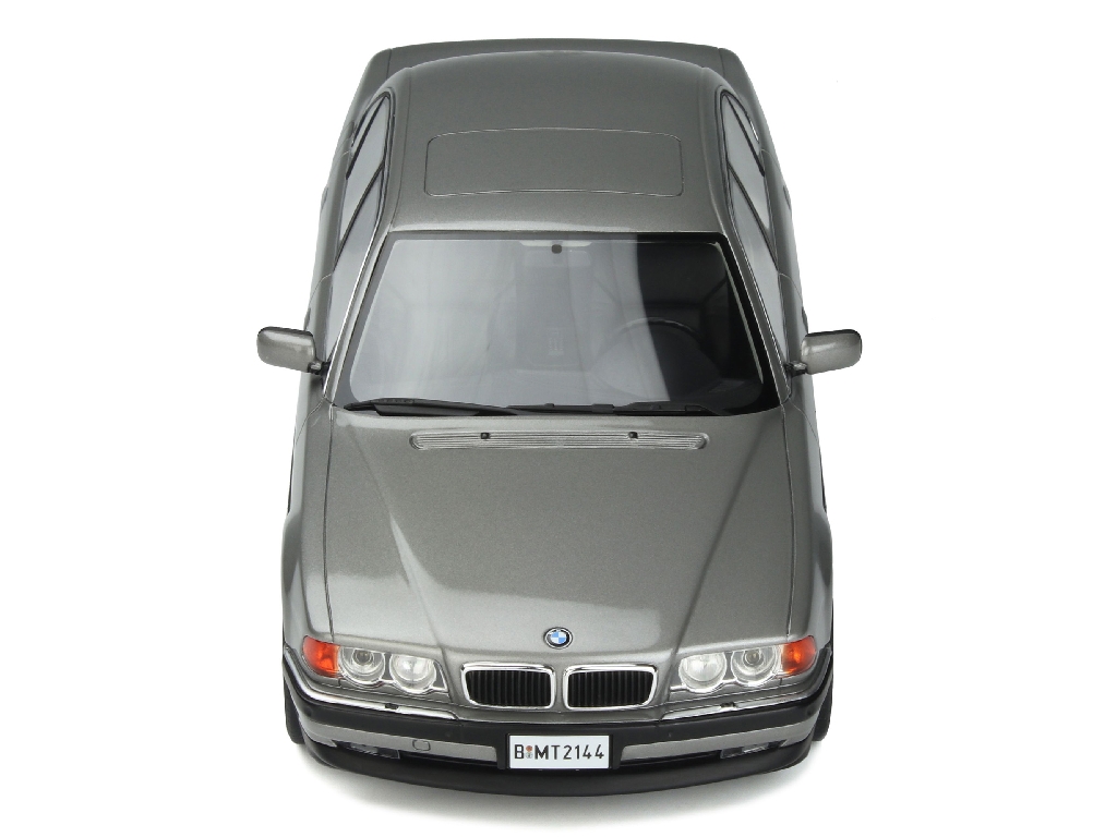 99079 BMW 750iL/ E38 James Bond 007
