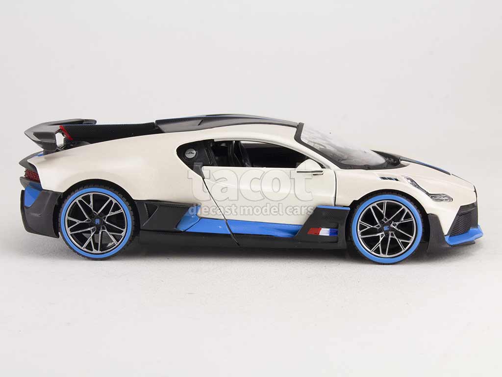 99264 Bugatti Divo 2019