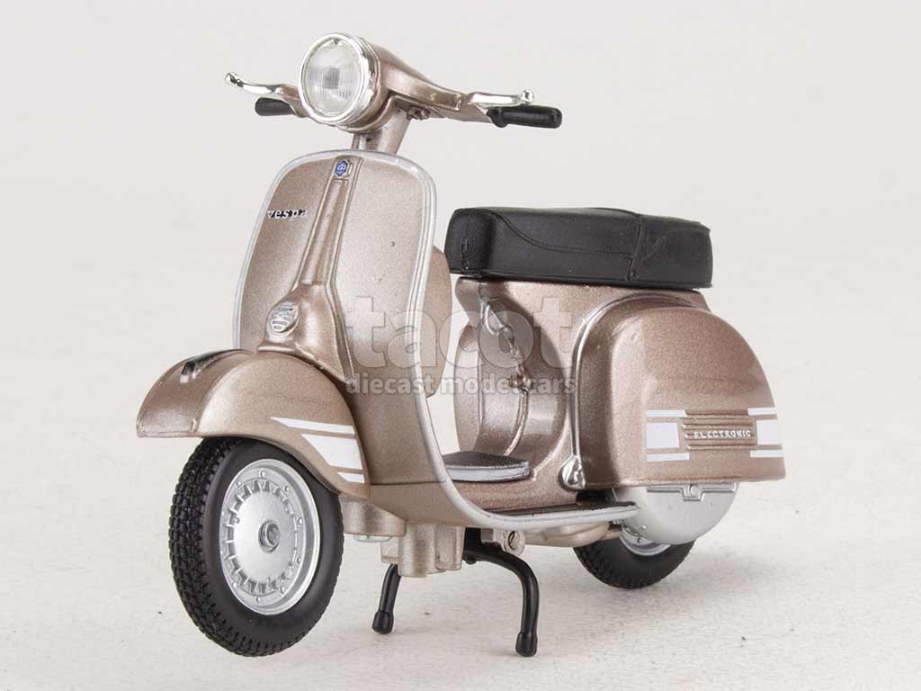 vespa-200-rally-del-1972-maisto-1-18-autos-miniatures-tacot