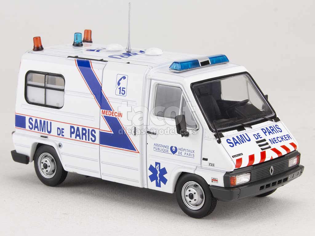 99353 Renault Master T30 Ambulance 1980