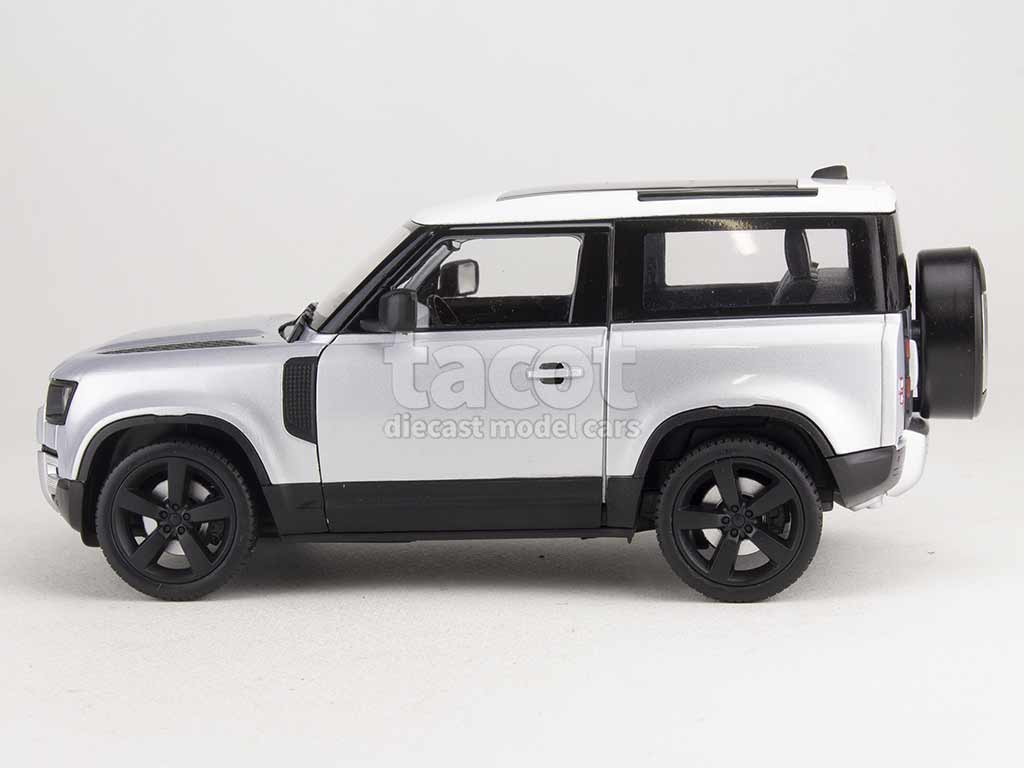 99532 Land Rover Defender 2020