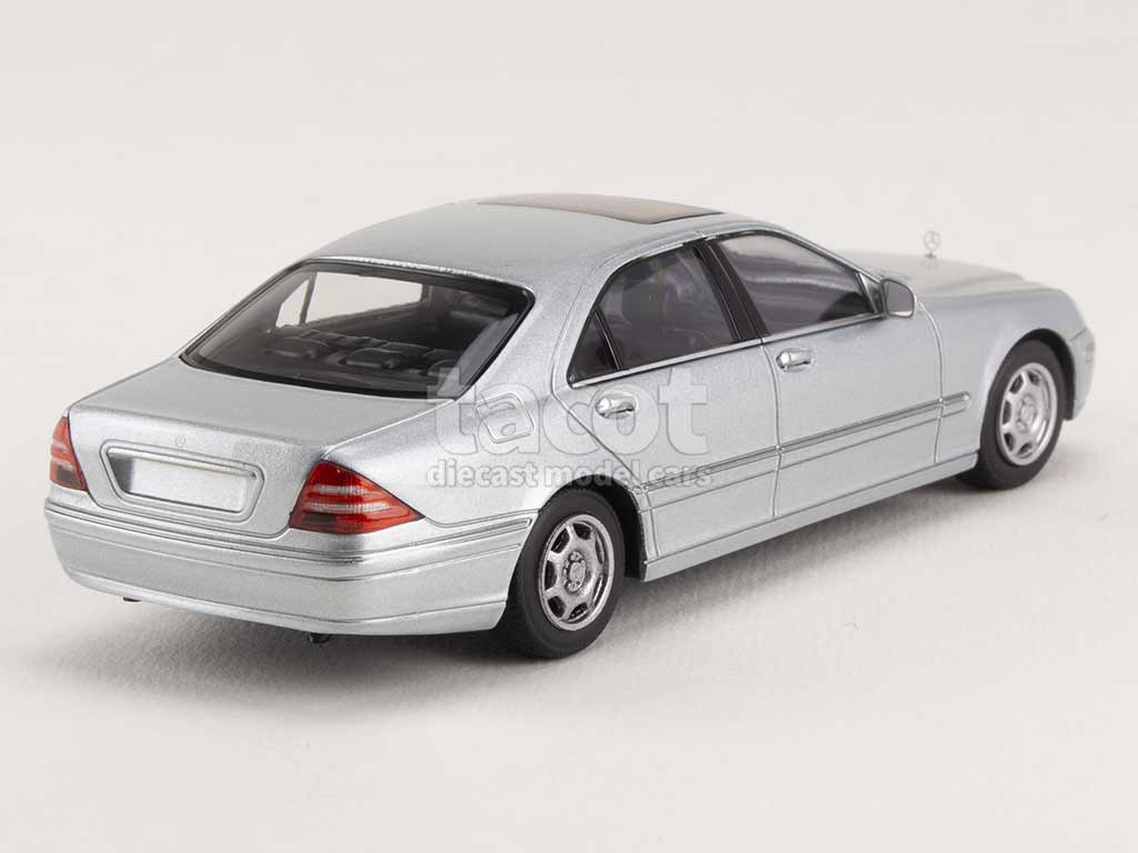 99748 Mercedes S Class/ W220 1998