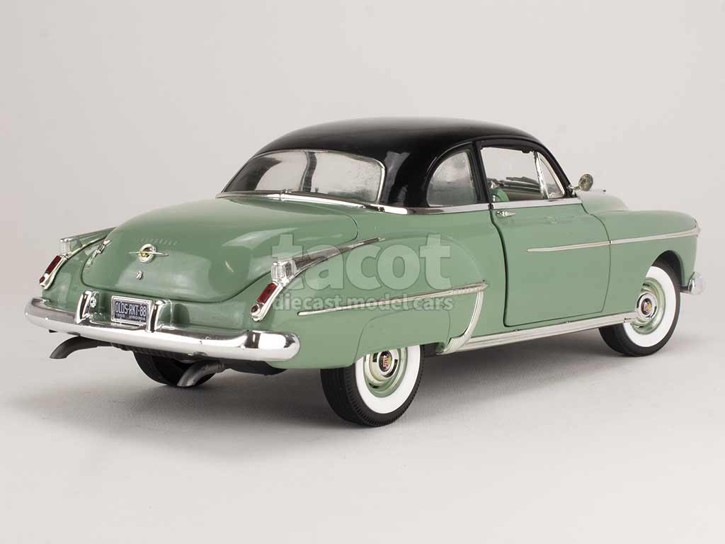 99875 Oldsmobile Rocket 88 Coupé 1950