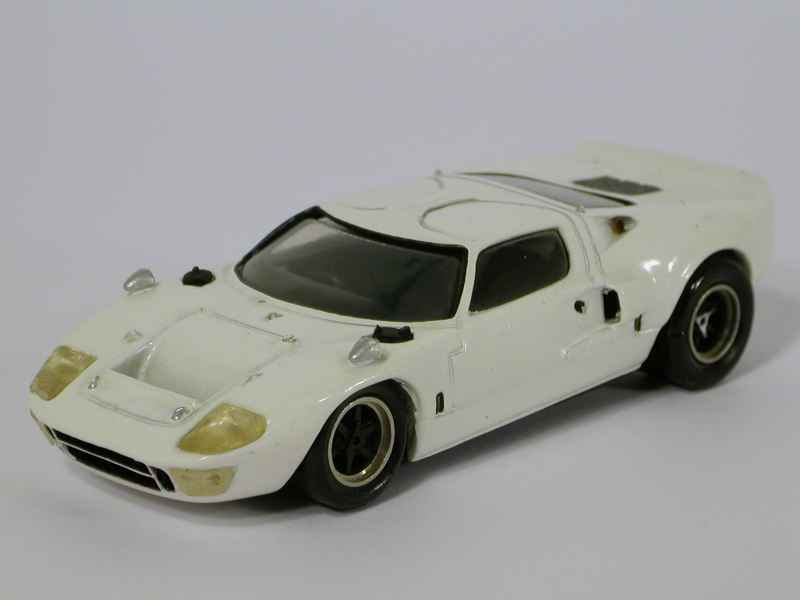Coll 1774 Ford GT 40 Street