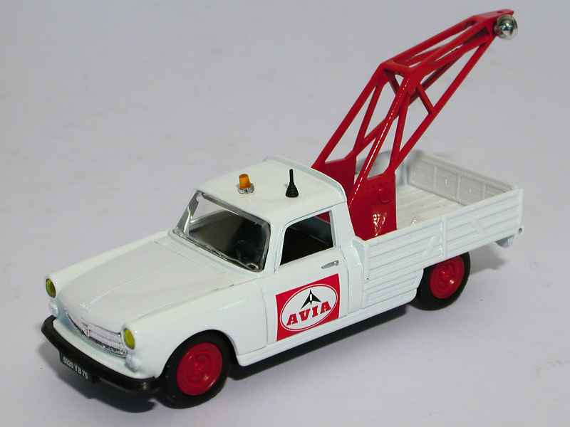 PEUGEOT 404 Pick Up dépanneuse AVIA - 1/43ème - miniature en métal - PEUGEOT 404 utilitaire - STRITEMENT NEUF - Par ELIGOR - 2003 - Collection