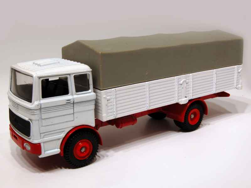 Coll 5883 Mercedes 
