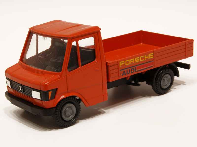 Coll 6136 Mercedes 207 D Benne