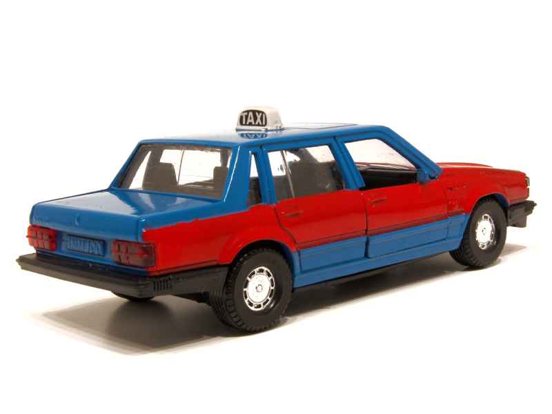 Coll 8715 Volvo 740 Taxi